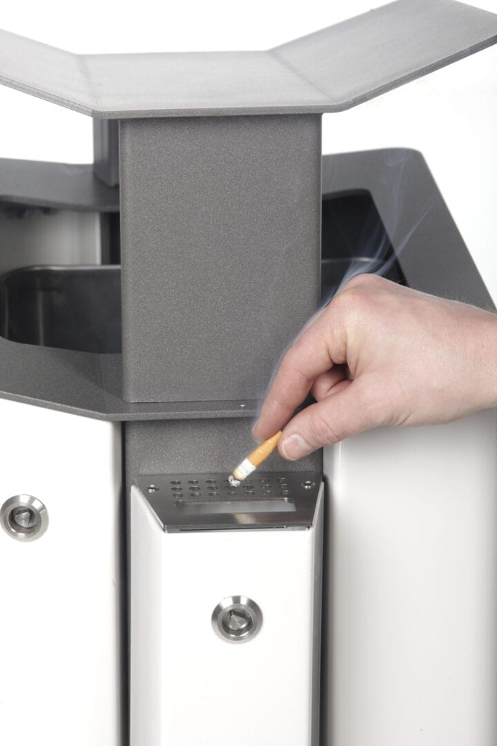 Asbak sigarat uitdrukken 1